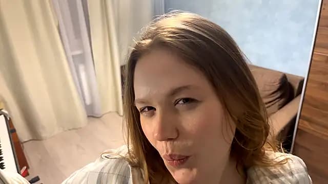 elingibbson live cam on Stripchat