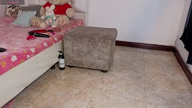 megan_stathann live cam on Stripchat