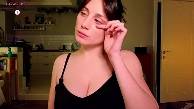 moon_deity_ live cam