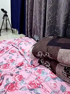 Aarti909090 live cam