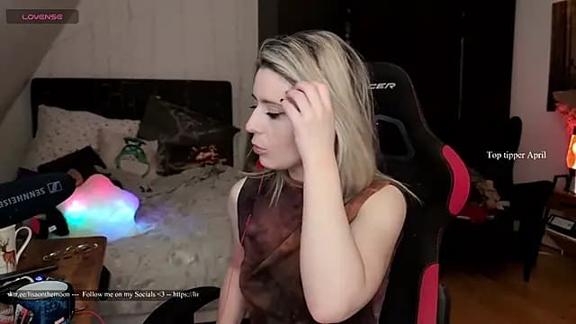 Lisaonthemoon live cam