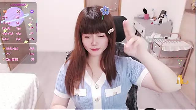 a0513 live cam on Stripchat