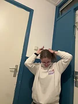 SweetNatalie699 live cam on Stripchat