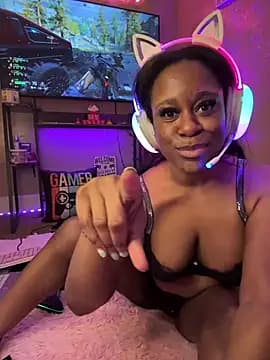 TikaMoon live cam on Stripchat