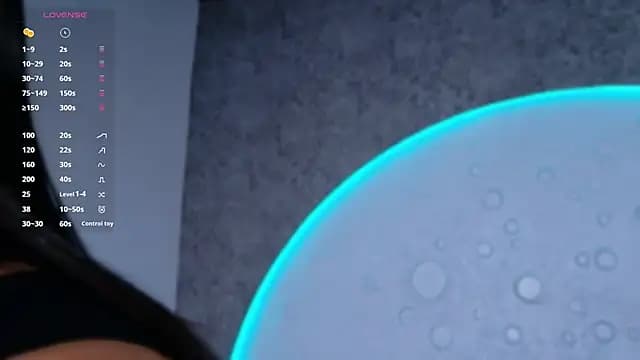 ReinaChloe live cam on Stripchat