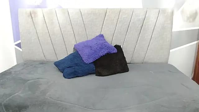 luna_merie live cam on Stripchat