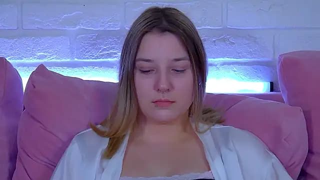 TinnaBurton live cam