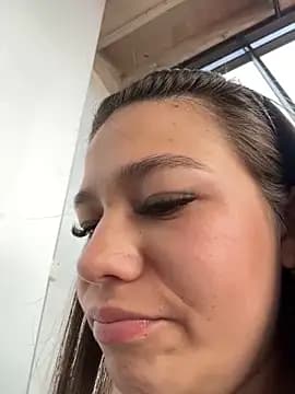 Alyshanon18 live cam