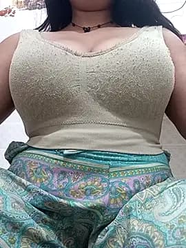 cute-mahek live cam