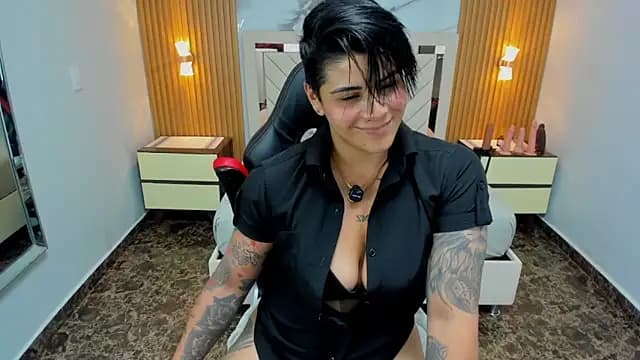 KAROLLJONES1 live cam