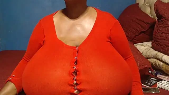 CUTEFIRMMELONSS live cam