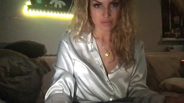 BlondSeduction live cam