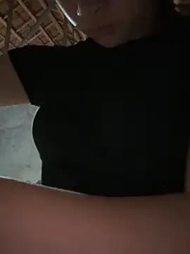 Linbi135 live cam on Stripchat