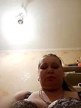 KiraStanton live cam on Stripchat