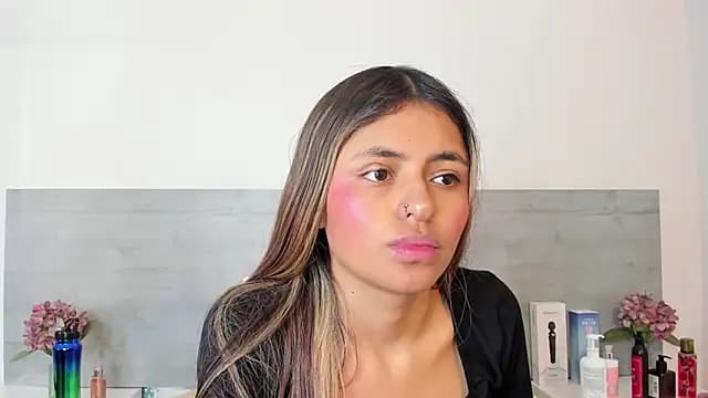 sunnyWhitee live cam