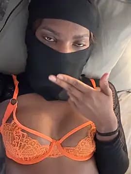 KiaraAmara live cam on Stripchat