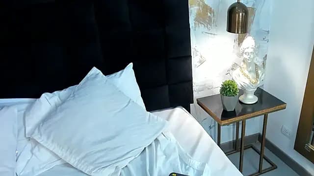 nicole_croft live cam