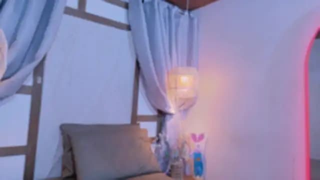 RenataLeclair live cam on Stripchat