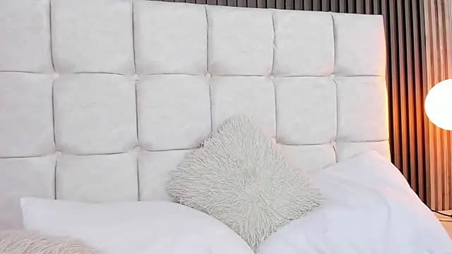 Ariana_greenblat live cam on Stripchat