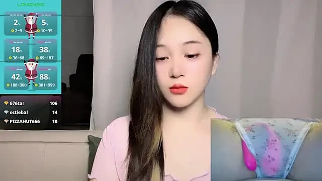 woaiqinqin live cam on Stripchat