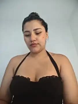 Julia-Blair live cam on Stripchat