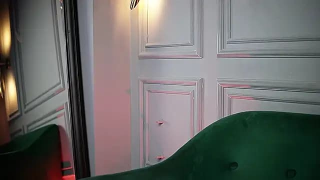 NaomiAmora live cam on Stripchat