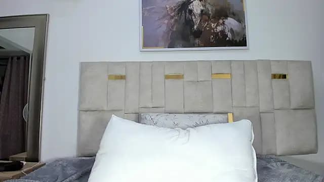 Sluttyysucker_ live cam on Stripchat