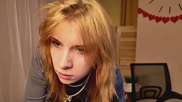 miraiakik live cam on Stripchat