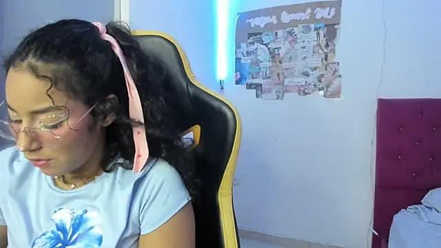 emily_stars1 live cam