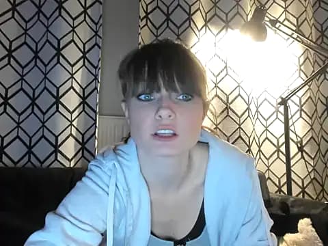 VictoriaWet live cam on Stripchat