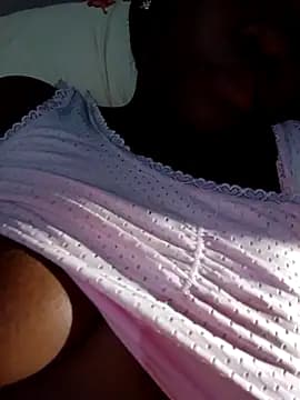 ebonqueen live cam on Stripchat