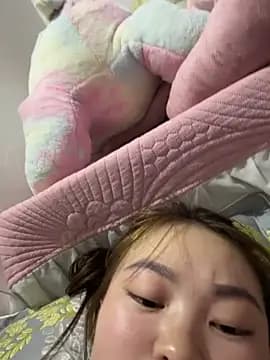 Loan-Loann live cam on Stripchat