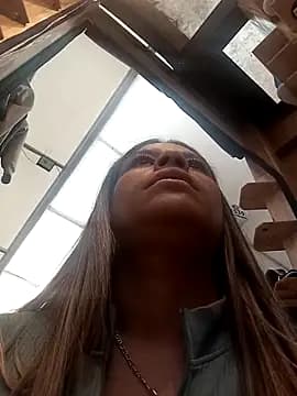 alanna6950 live cam on Stripchat