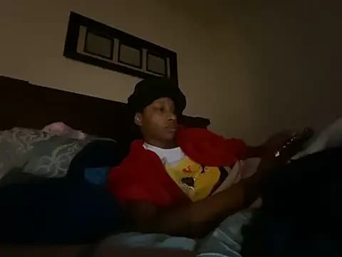 Brooke012 live cam on Stripchat