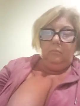 Merilulla live cam on Stripchat