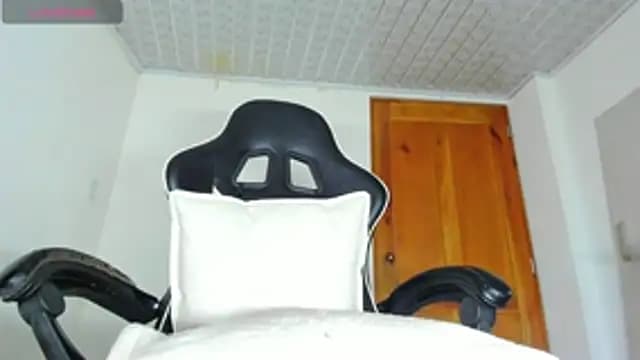 Holly_Sailt live cam