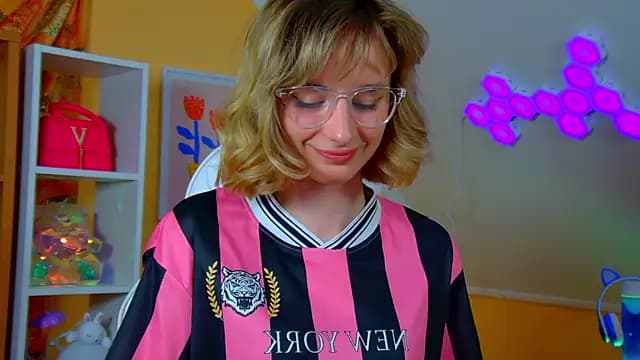 MerlinMeyer live cam on Stripchat