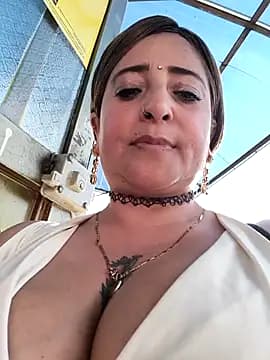 AlexadraJones3453 live cam on Stripchat