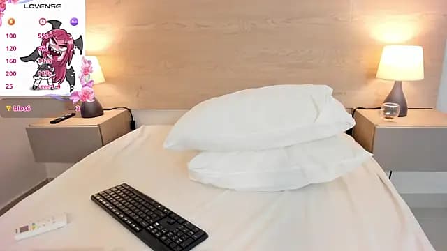 Nana_Fischer live cam on Stripchat