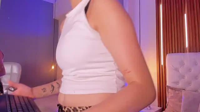 LiaSalvatore live cam