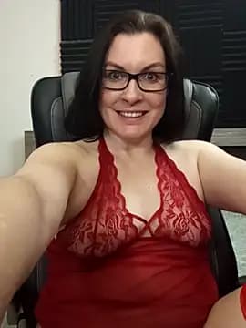 DesreRose live cam on Stripchat