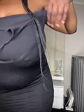 Bustygoddess32 live cam