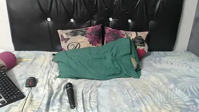 Wild_RoseXX live cam