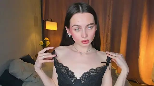 YvonneRobes live cam