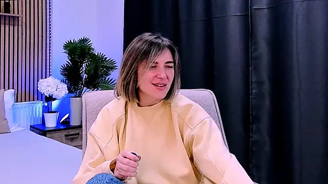 EmeraldGlow live cam