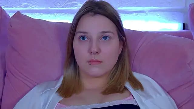 TinnaBurton live cam