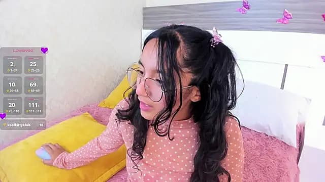 Emilyblussh live cam