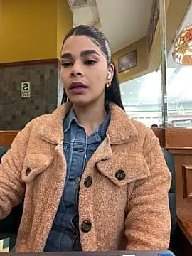 Leah_Honey26 live cam