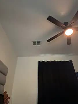 nikkiloveee live cam