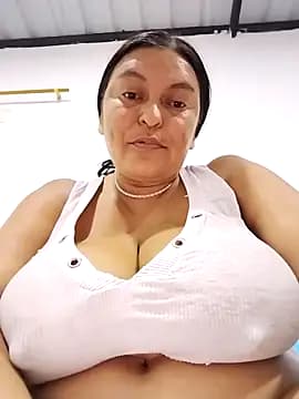 Horny-Mommy-Dirty live cam